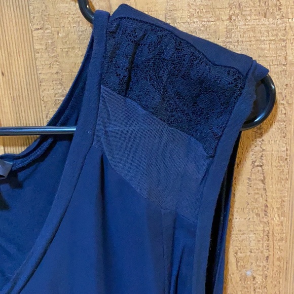 Used, The Limited, Navy, tank top, size large - Picture 3 of 4